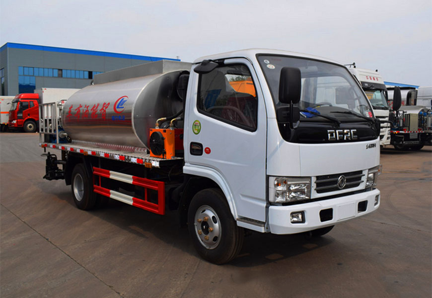 東風(fēng)4方瀝青灑布車(chē)圖片