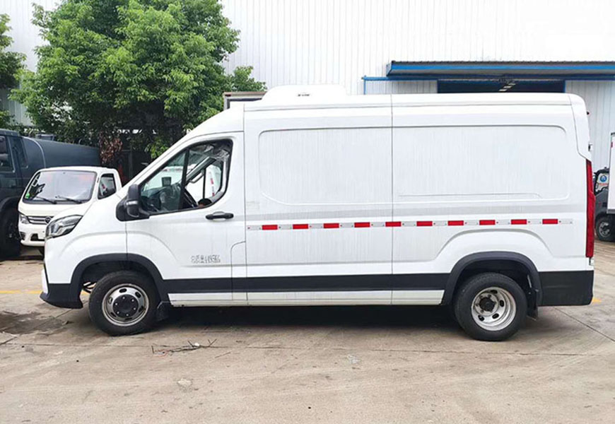 上汽大通V90面包冷藏車(chē)圖片