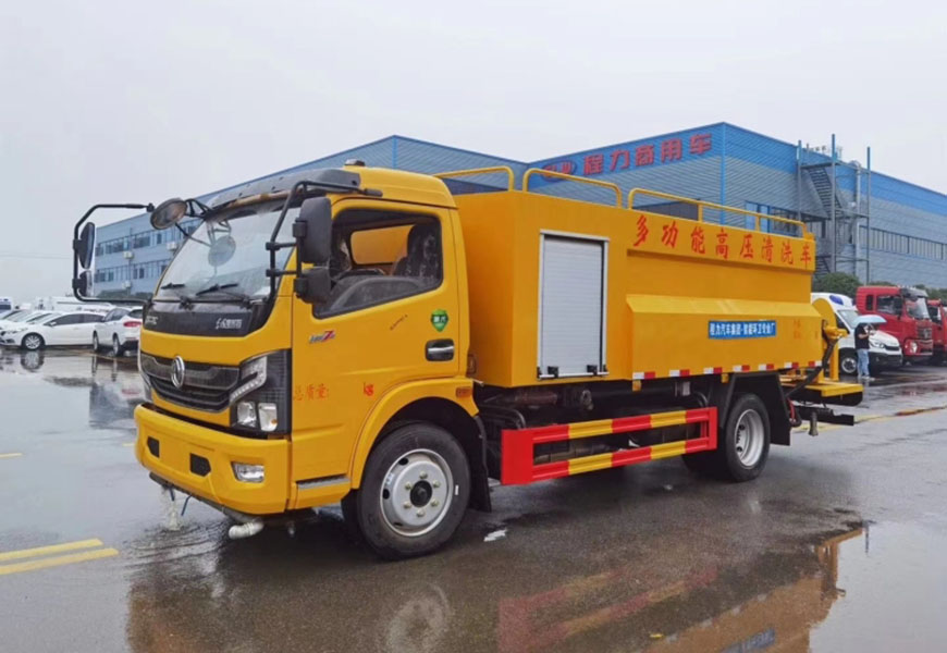 國(guó)六東風(fēng)大多利卡管道疏通清洗車(chē)