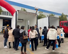 真發(fā)泡聚氨酯冷藏車，一車能頂兩車用