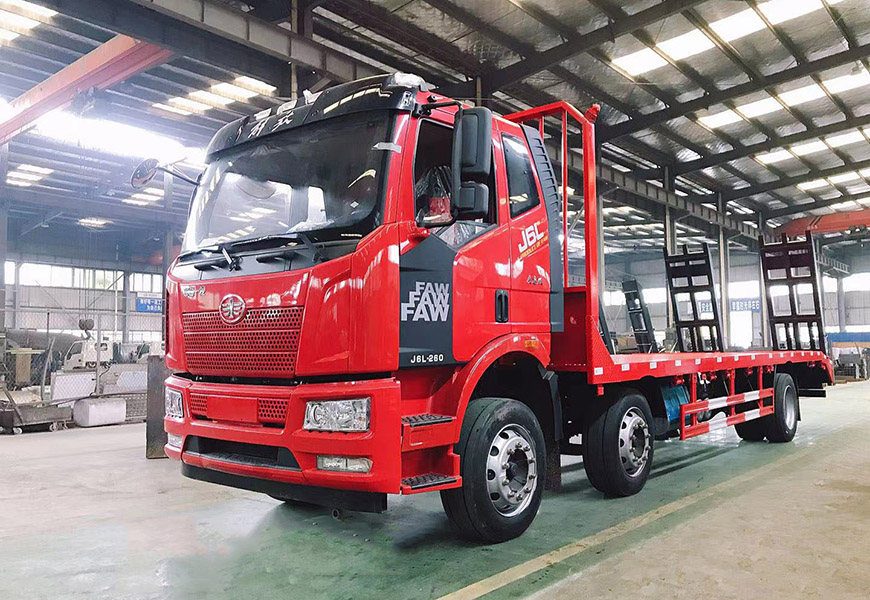國(guó)六解放J6前四后八平板運(yùn)輸車(chē)