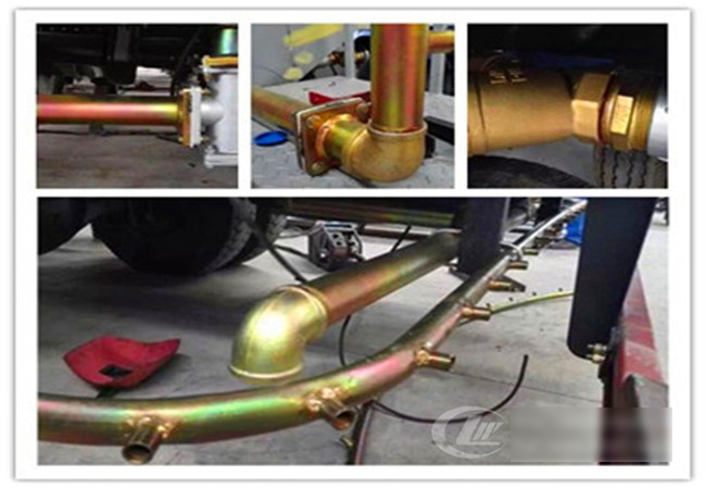 解放20噸灑水車(chē)成功交付客戶